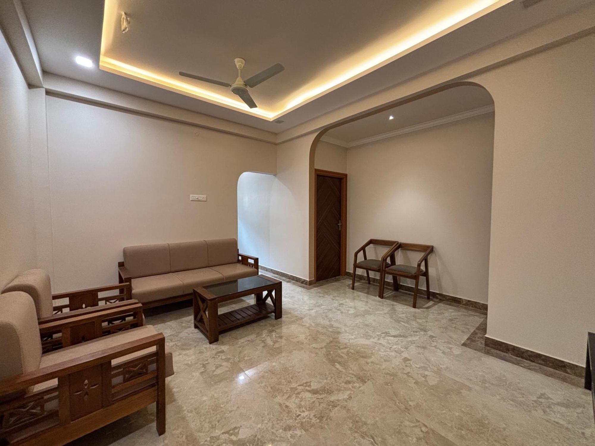 Srirangam Nandavanam Service Apartments Tiruchirappalli Zewnętrze zdjęcie